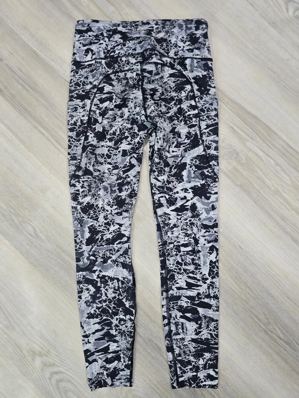 Lululemon Fast And Free Abstract Black & White High-Waist Leggings Pockets Sz 6